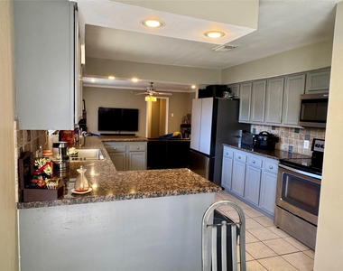 5218 Willowbend Boulevard - Photo Thumbnail 7