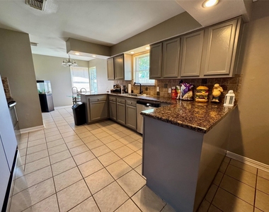 5218 Willowbend Boulevard - Photo Thumbnail 9