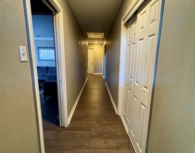 5218 Willowbend Boulevard - Photo Thumbnail 11