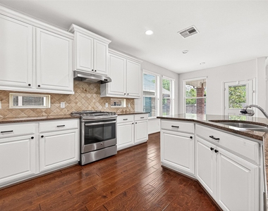138 S Sawbridge Circle - Photo Thumbnail 12