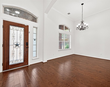 138 S Sawbridge Circle - Photo Thumbnail 3