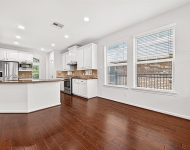 138 S Sawbridge Circle - Photo Thumbnail 7