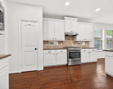 138 S Sawbridge Circle - Photo Thumbnail 17