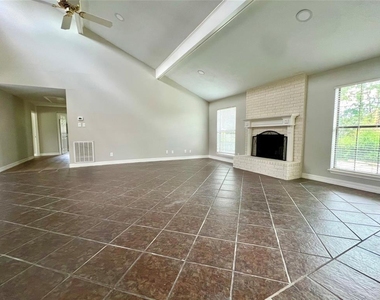 14221 Horseshoe Bend - Photo Thumbnail 8