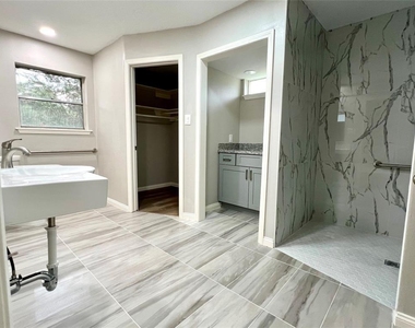 14221 Horseshoe Bend - Photo Thumbnail 15