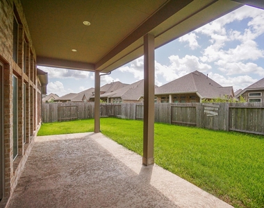 1215 Watercrest Park Lane - Photo Thumbnail 19