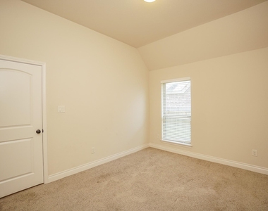 1215 Watercrest Park Lane - Photo Thumbnail 12