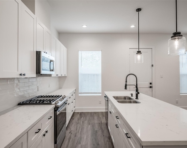 1216 Mcneil Street - Photo Thumbnail 9