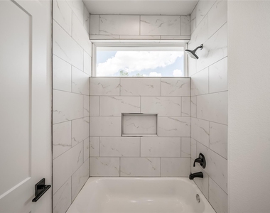 1216 Mcneil Street - Photo Thumbnail 8