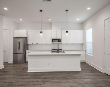 1216 Mcneil Street - Photo Thumbnail 30