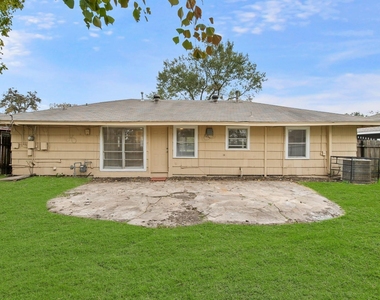 8018 Sharondale Drive - Photo Thumbnail 14