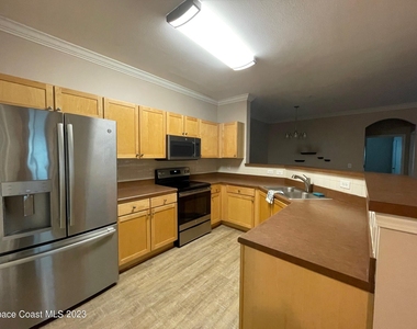 6411 Borasco Drive - Photo Thumbnail 2