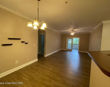 6411 Borasco Drive - Photo Thumbnail 4