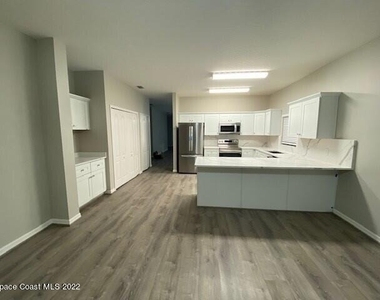 5212 Outlook Drive - Photo Thumbnail 4