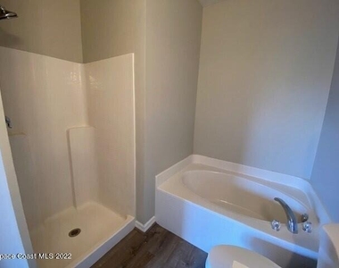 5212 Outlook Drive - Photo Thumbnail 23