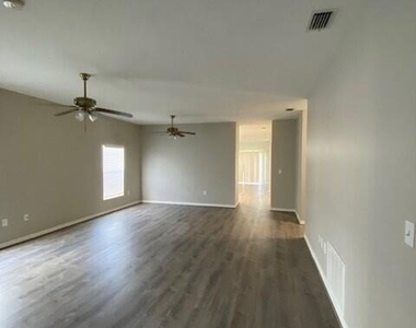 5212 Outlook Drive - Photo Thumbnail 12