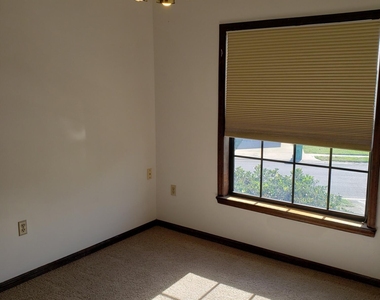 2575 Palm Lake Drive - Photo Thumbnail 27