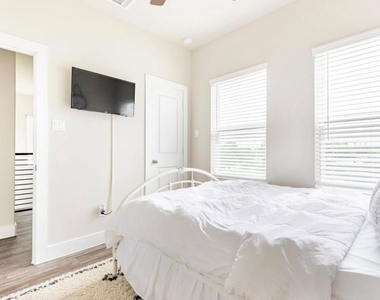 1740 Cove Crescent Court - Photo Thumbnail 29