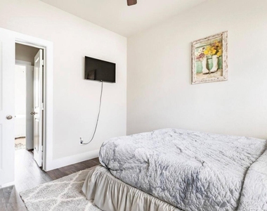 1740 Cove Crescent Court - Photo Thumbnail 14
