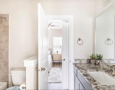 1740 Cove Crescent Court - Photo Thumbnail 7