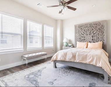 1740 Cove Crescent Court - Photo Thumbnail 15