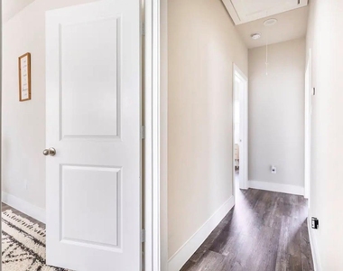 1740 Cove Crescent Court - Photo Thumbnail 10