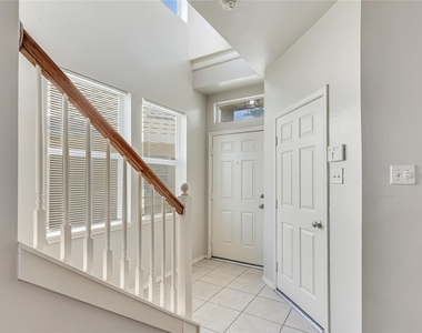 706 Woodport Lane - Photo Thumbnail 7