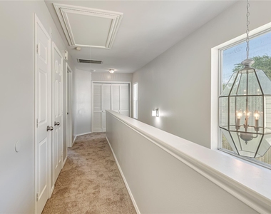 706 Woodport Lane - Photo Thumbnail 8