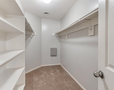 706 Woodport Lane - Photo Thumbnail 20