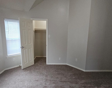 706 Woodport Lane - Photo Thumbnail 13
