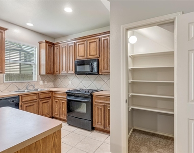 706 Woodport Lane - Photo Thumbnail 5
