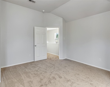 706 Woodport Lane - Photo Thumbnail 12