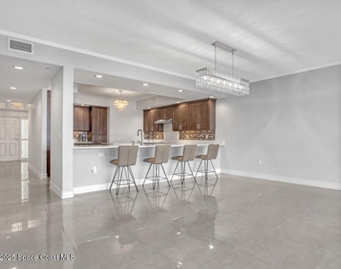 1435 S Harbor City Boulevard - Photo Thumbnail 10