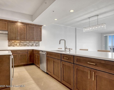 1435 S Harbor City Boulevard - Photo Thumbnail 15