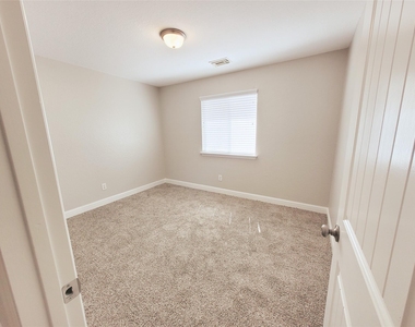 21526 Gannet Peak Way - Photo Thumbnail 9