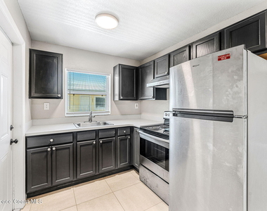 130 Roosevelt Avenue - Photo Thumbnail 3