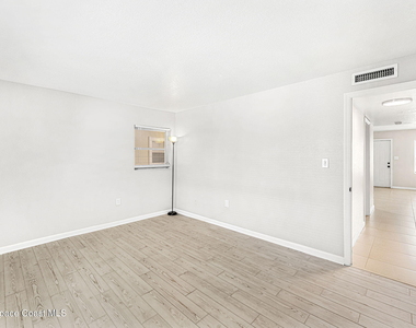 130 Roosevelt Avenue - Photo Thumbnail 8