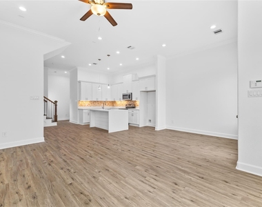 7805 Farnsworth Street - Photo Thumbnail 15