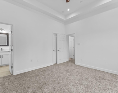 7805 Farnsworth Street - Photo Thumbnail 7