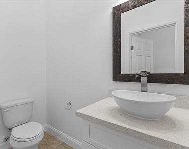 7805 Farnsworth Street - Photo Thumbnail 14