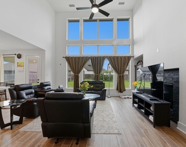 6518 Poplar Meadow Lane - Photo Thumbnail 6