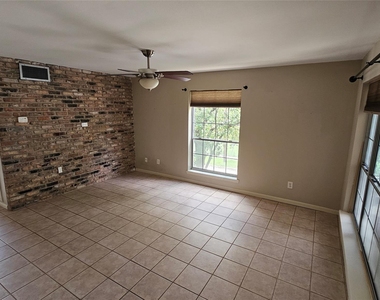 2507 Montrose Boulevard - Photo Thumbnail 3