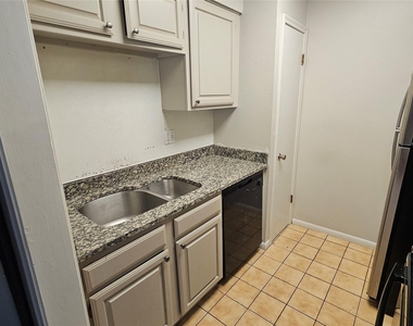 2507 Montrose Boulevard - Photo Thumbnail 6
