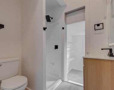 1302 Ross Street - Photo Thumbnail 9