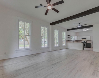 1302 Ross Street - Photo Thumbnail 4