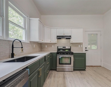 1302 Ross Street - Photo Thumbnail 7