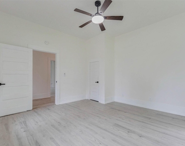 1302 Ross Street - Photo Thumbnail 14