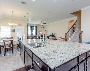 11075 Walts Run Lane - Photo Thumbnail 3