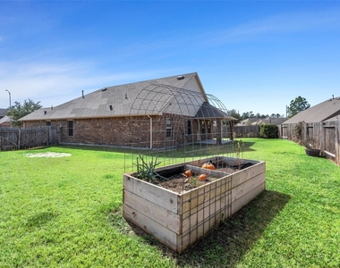 5210 Adria Hills Circle - Photo Thumbnail 34