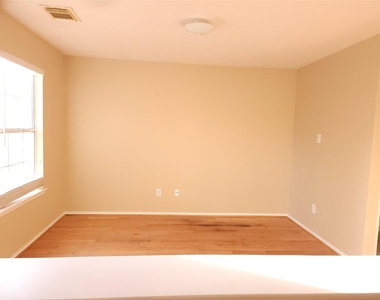 3827 Brook Garden Lane - Photo Thumbnail 6